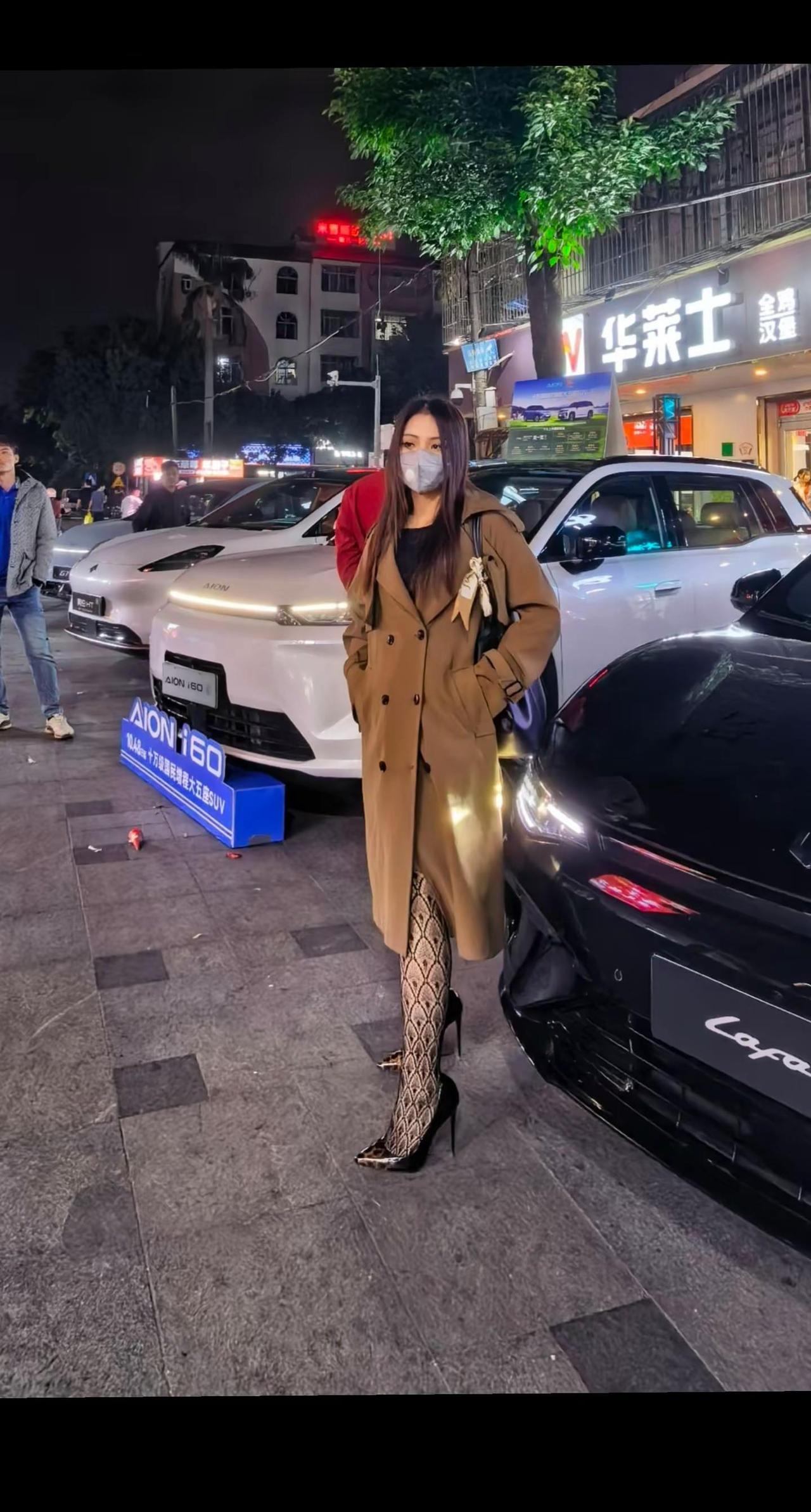 不知道写什么标题。御姐风细跟高跟鞋太绝了 御姐