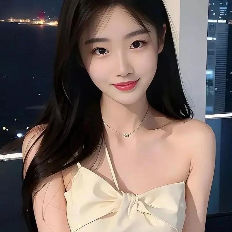 夜晚海边的温柔微笑，优雅的一刻晚间的海风很美 海边微笑美影 海风里微笑 海边微笑