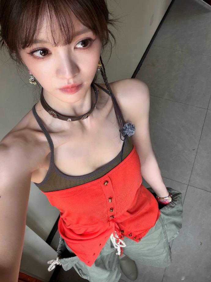 田曦薇看着很有劲的样子田曦薇有劲女孩田曦薇看着很有劲的样子，完全就是我们的大力美