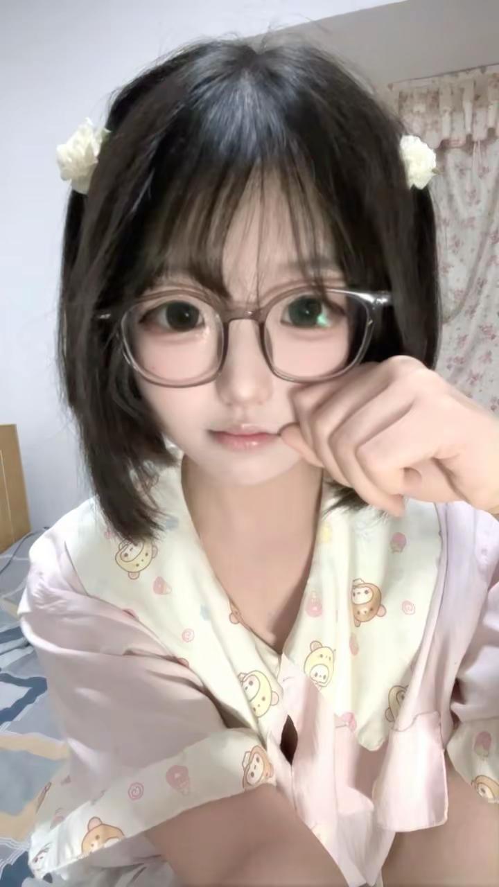 如果你也懂眼镜妹…皮下 萌妹子