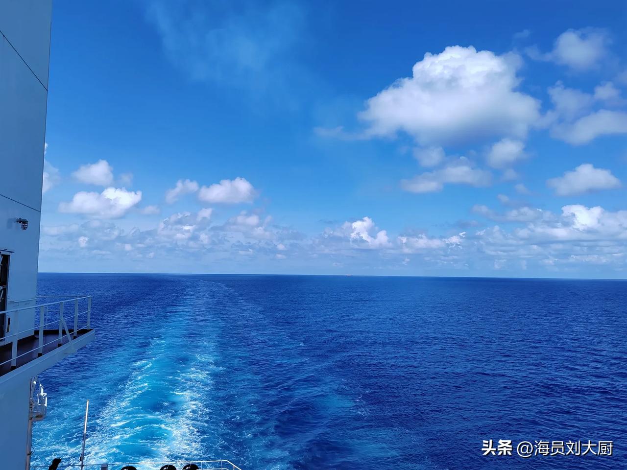 每天晚上熄了灯后，
孤独和寂寞就会涌上心头，
脑海中总会想起，
什么时候才能回家