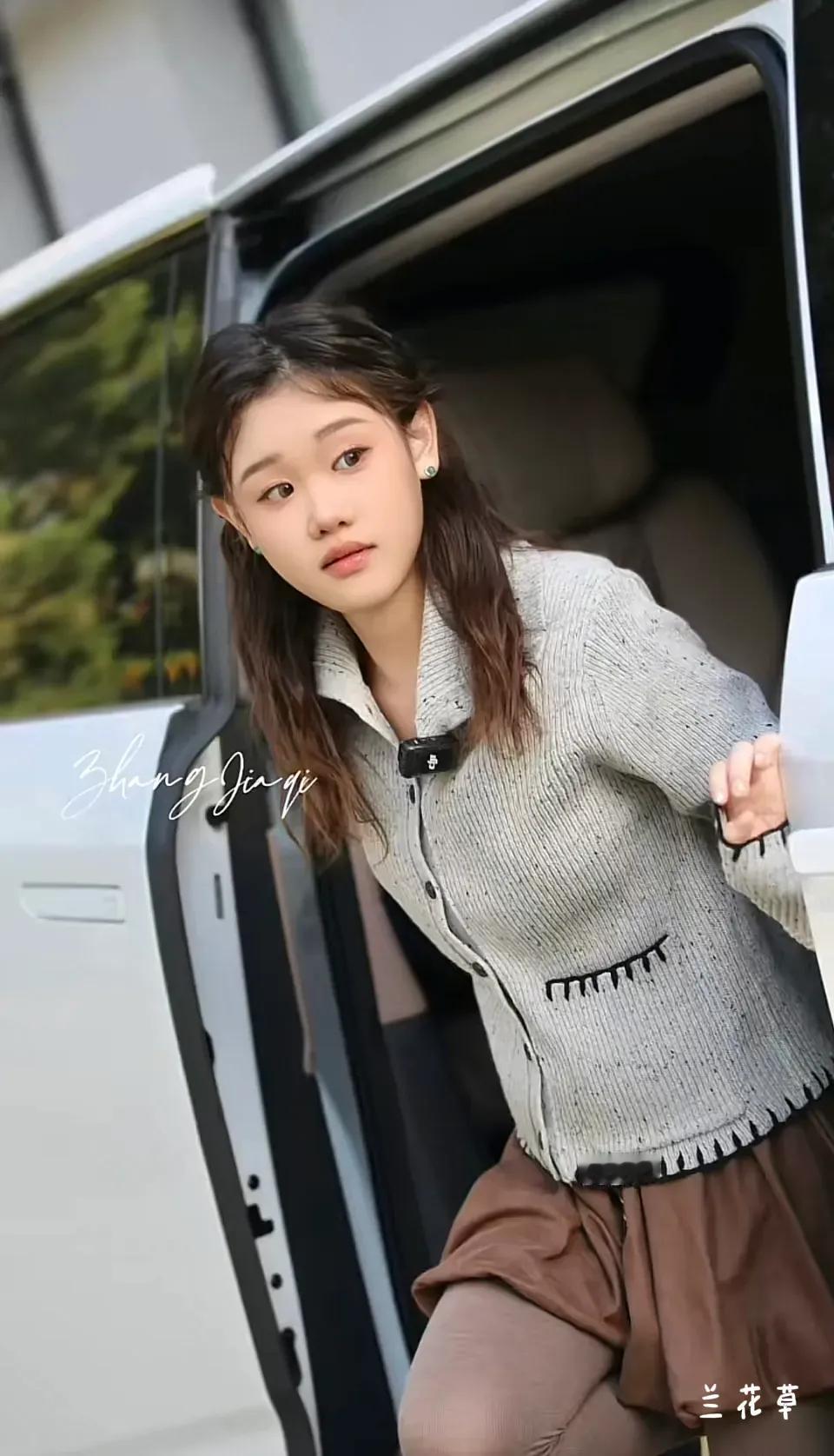 美丽的张家齐，可爱的小金豆，喜欢你。
长相甜甜蜜蜜的，说话软软糯糯的，北京的“小