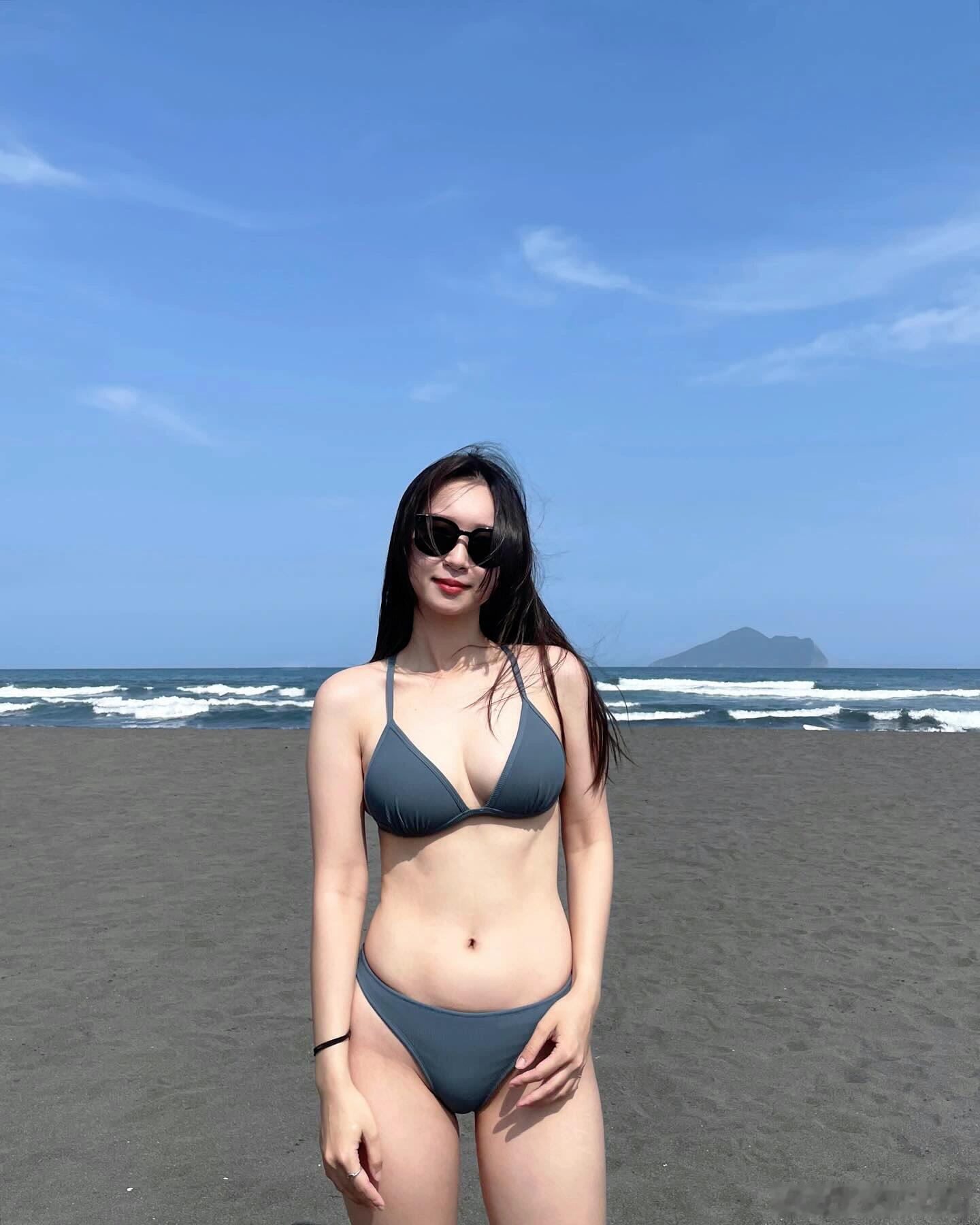 穿美美的比基尼拍美美的照片 ​​​