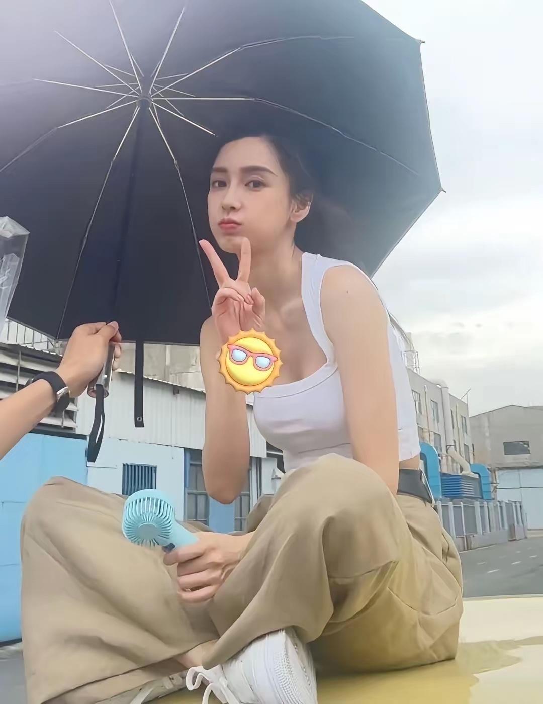 杨颖身材真好，皮肤也白