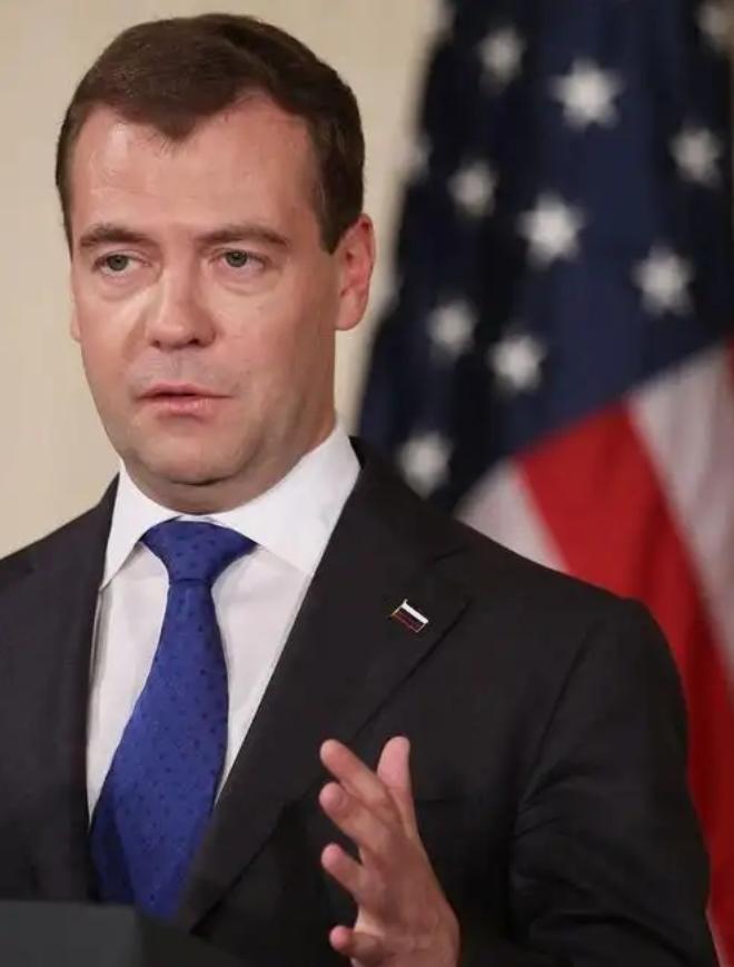 梅德韦杰夫：一旦战败，就用核弹攻击4个国家，将动用战略核武器针对 乌克兰 、 德