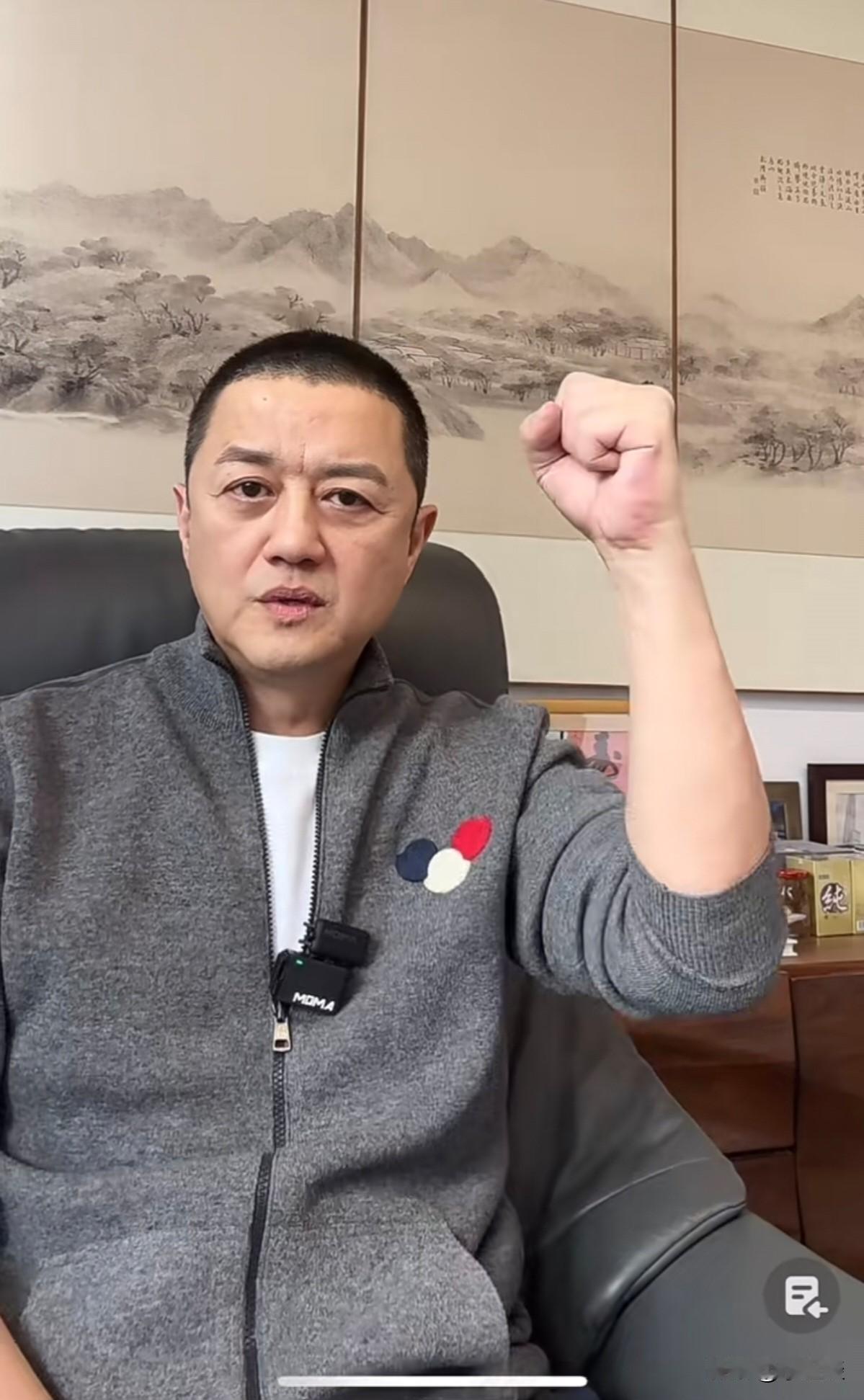 李亚鹏终于回应了关于嫣然儿童医院的事情，直播间的人的感动的纷纷下单。

就在今天