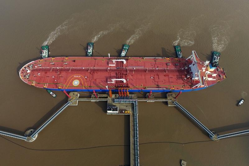 我国4艘30万吨级油轮同日出坞创纪录 我国造船业又创佳绩！1月4日，辽宁大连恒力