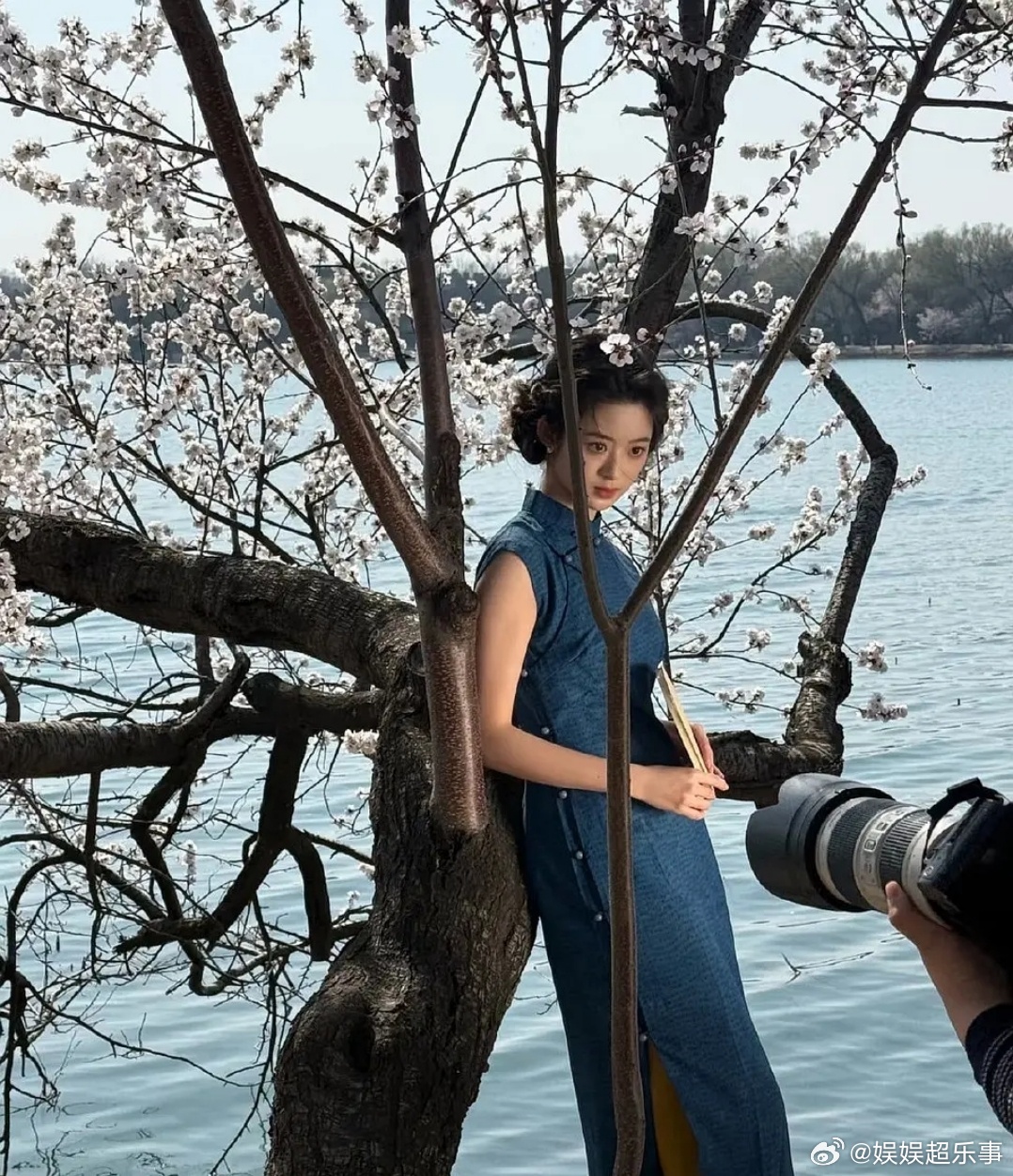 黄杨钿甜不适合旗袍，还不如穿女学生装 