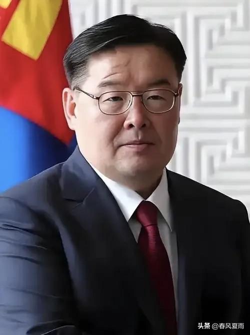不能等，蒙古国总理赞丹沙塔尔辞职了，说白了就是蒙古国亲华派和亲西方派的斗争开始公