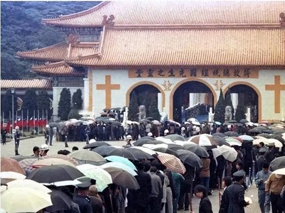 蒋孝严回忆父亲蒋经国去世：吐血而逝，无亲朋在旁，两子因而反目

“1988年1月