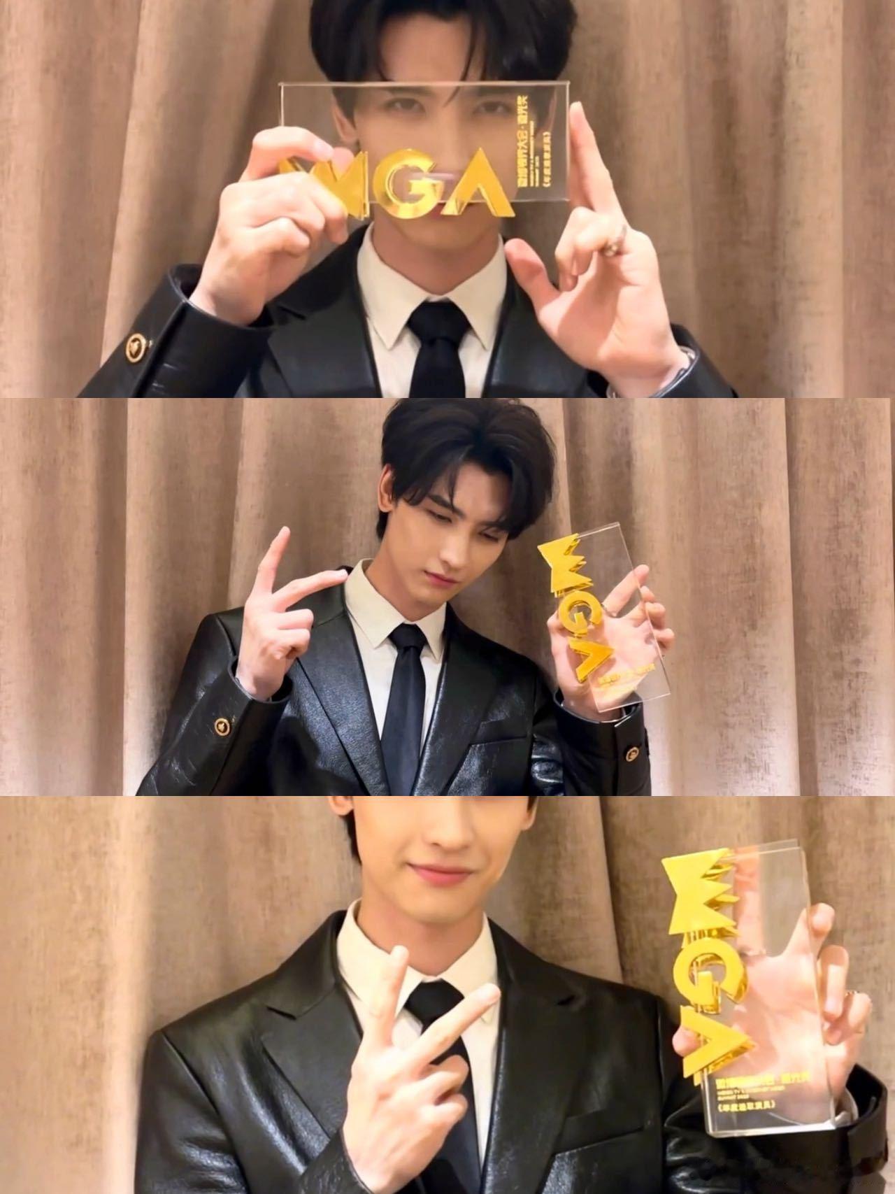 我小时候得奖就像黄俊捷这样谁懂黄俊捷的获奖反应！下台就跟粉丝分享喜悦，像极了小时