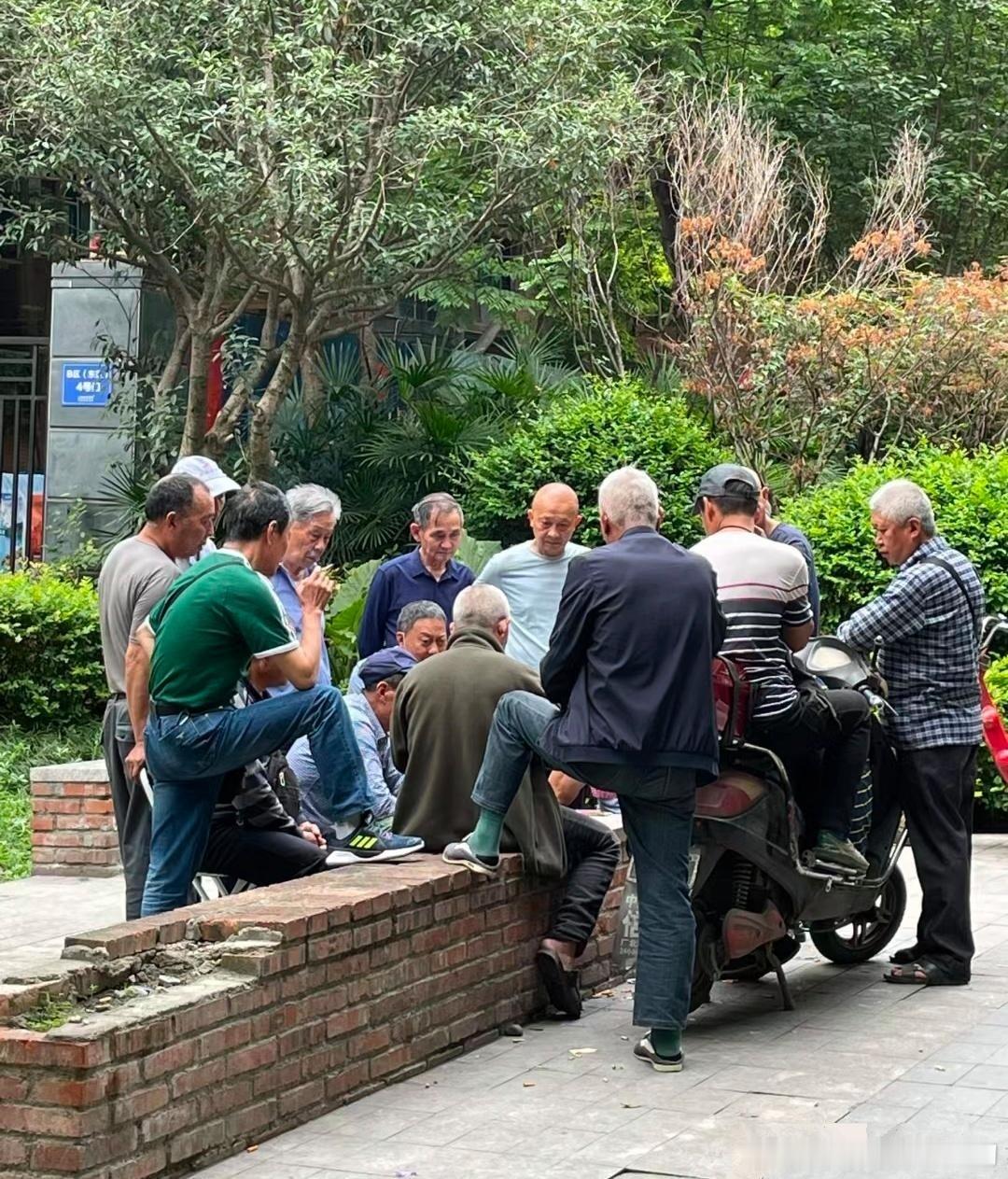 闲聊一下，我们那里农村老人是怎么养老的？这两天在微博上写了一些关于养老的话题，发