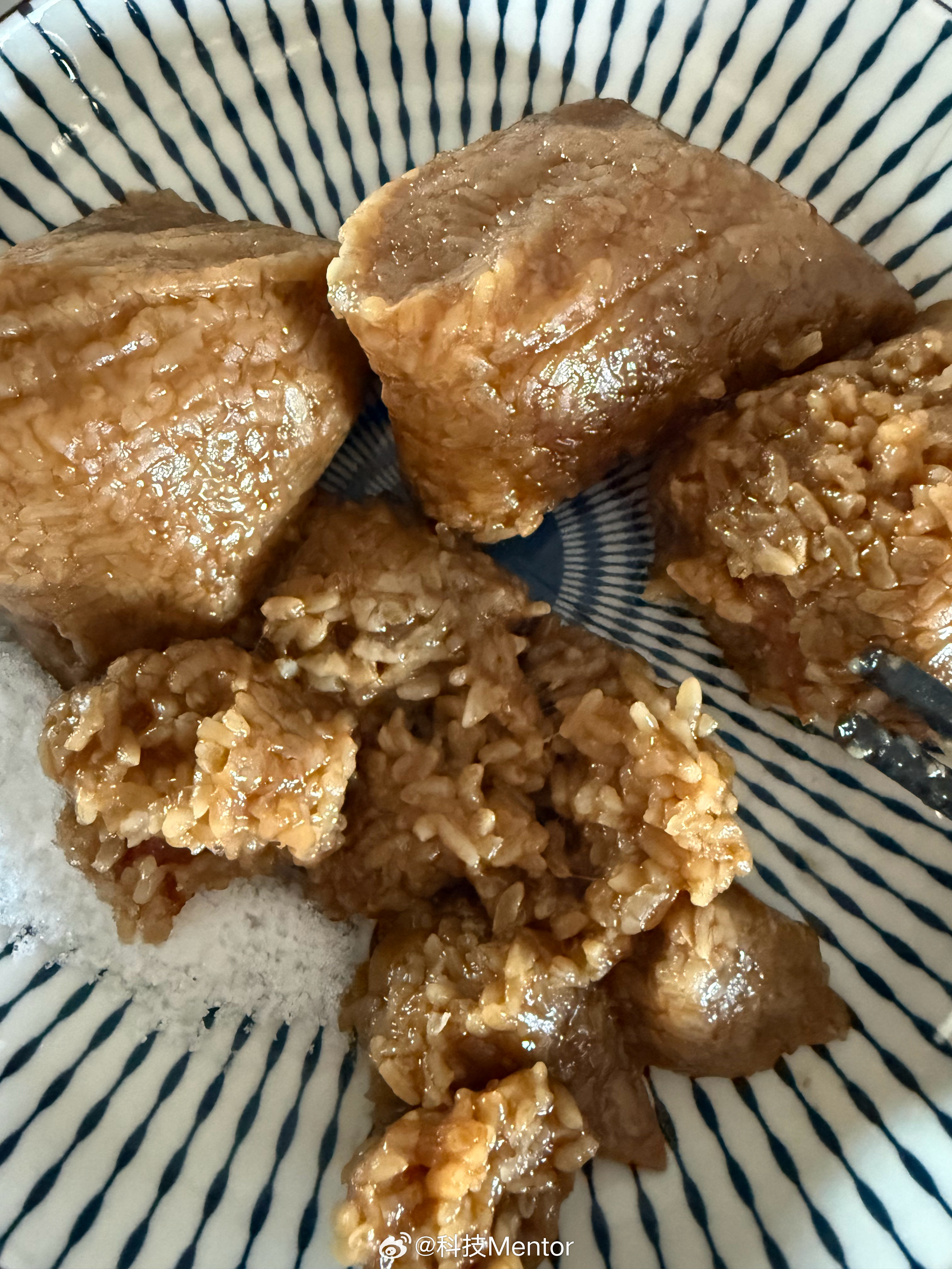 北方人很少吃肉粽，这样蘸糖吃对不对？南方的朋友说一说 天津·梅江
