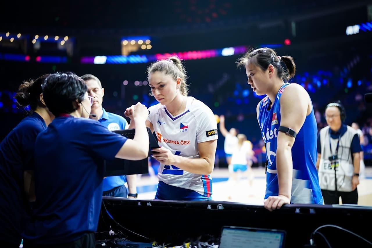 龚翔宇上去打主攻咯2026年世界女排联赛中国女排vs泰国女排