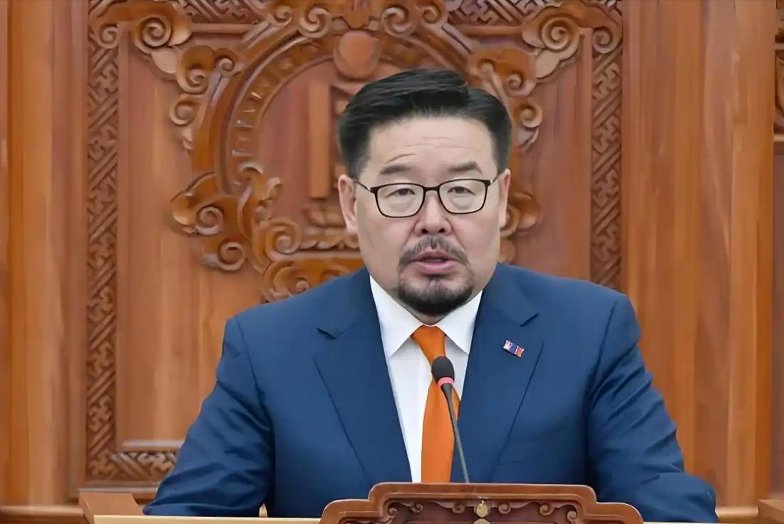 6月11日，中方发表了一则公告：中方高层即将出访蒙古。这次的访问并不简单，在蒙古