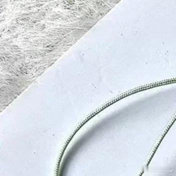 善良是一种修养，善待他人就是善待自己，要想得到别人的爱，首先要学会爱别人，一个善