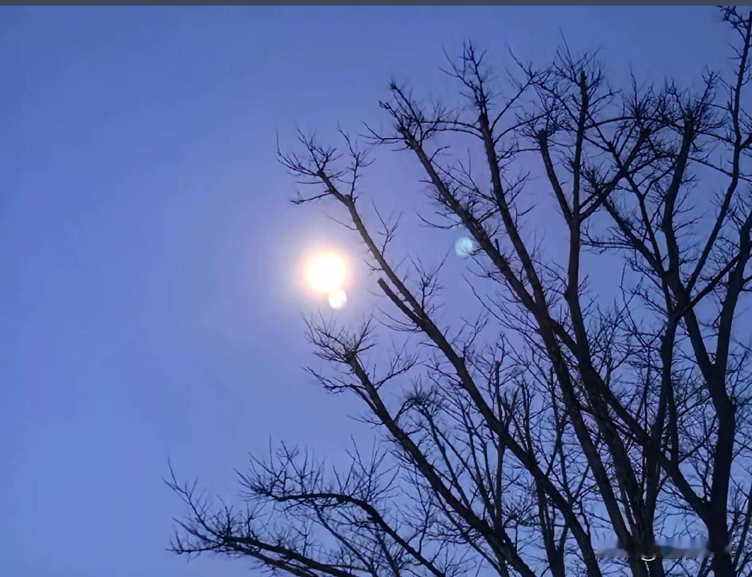 我今年56岁，高血压好几年了，最近我的血压很稳，因为我用对了方法。

我的血压高