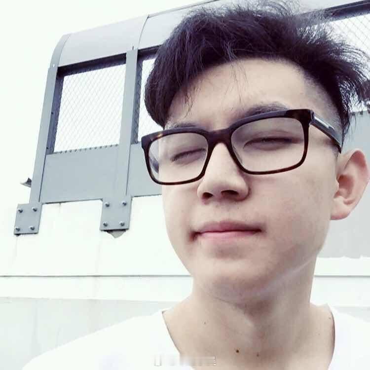 招个驻上虞后期（会摄像更好）有车者 提供大军汽修成本价维保！！提供住宿[微笑]无