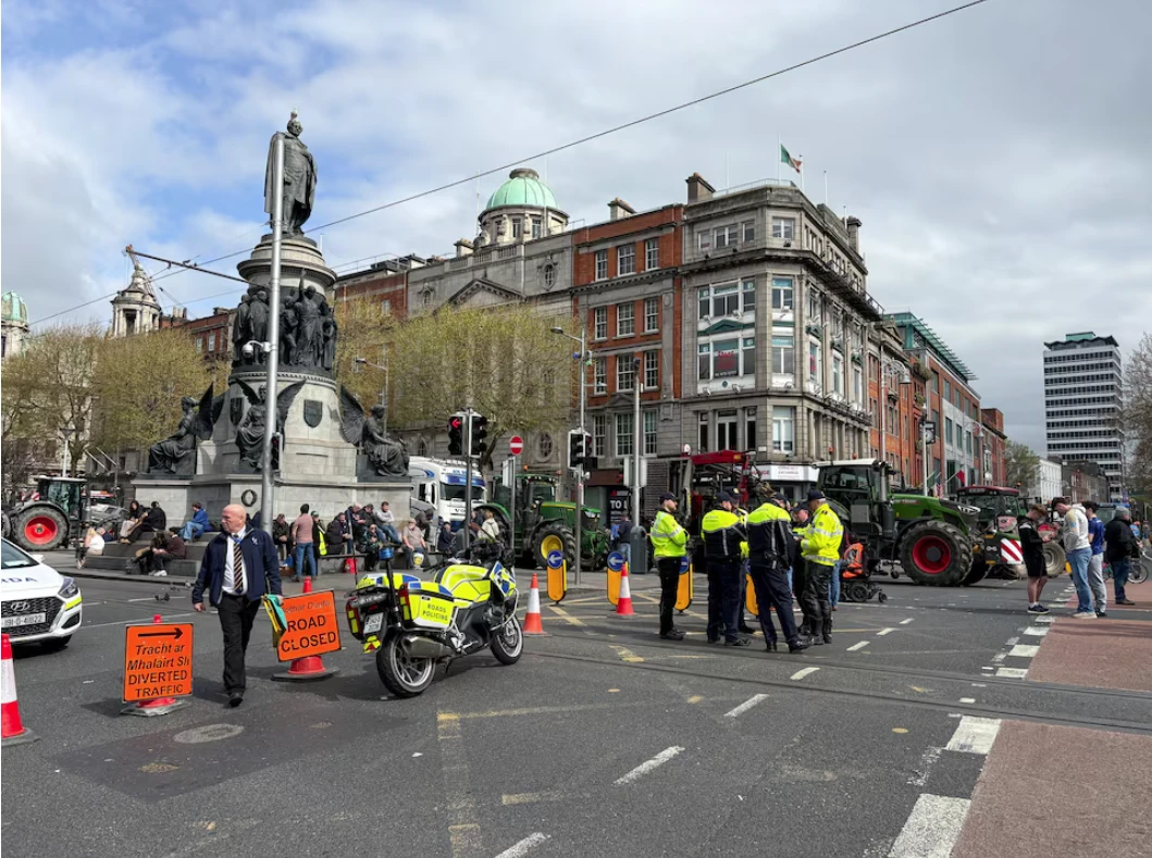 燃油抗议引发全国混乱，爱尔兰警方出手清场