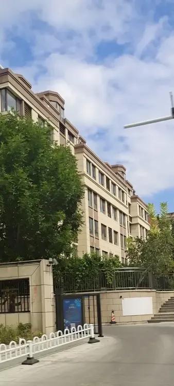 同学儿子去加拿大的大学读博士后了，咱也不大懂，这博士已是最高学历了，还需要去国外