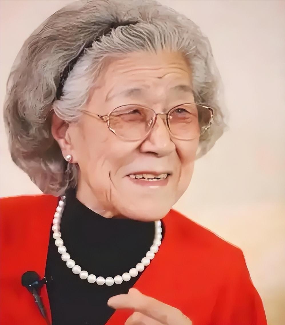 她是最丑刘姥姥，95 岁离世后才发现，红楼梦中的善恶报应都已应验。




主要