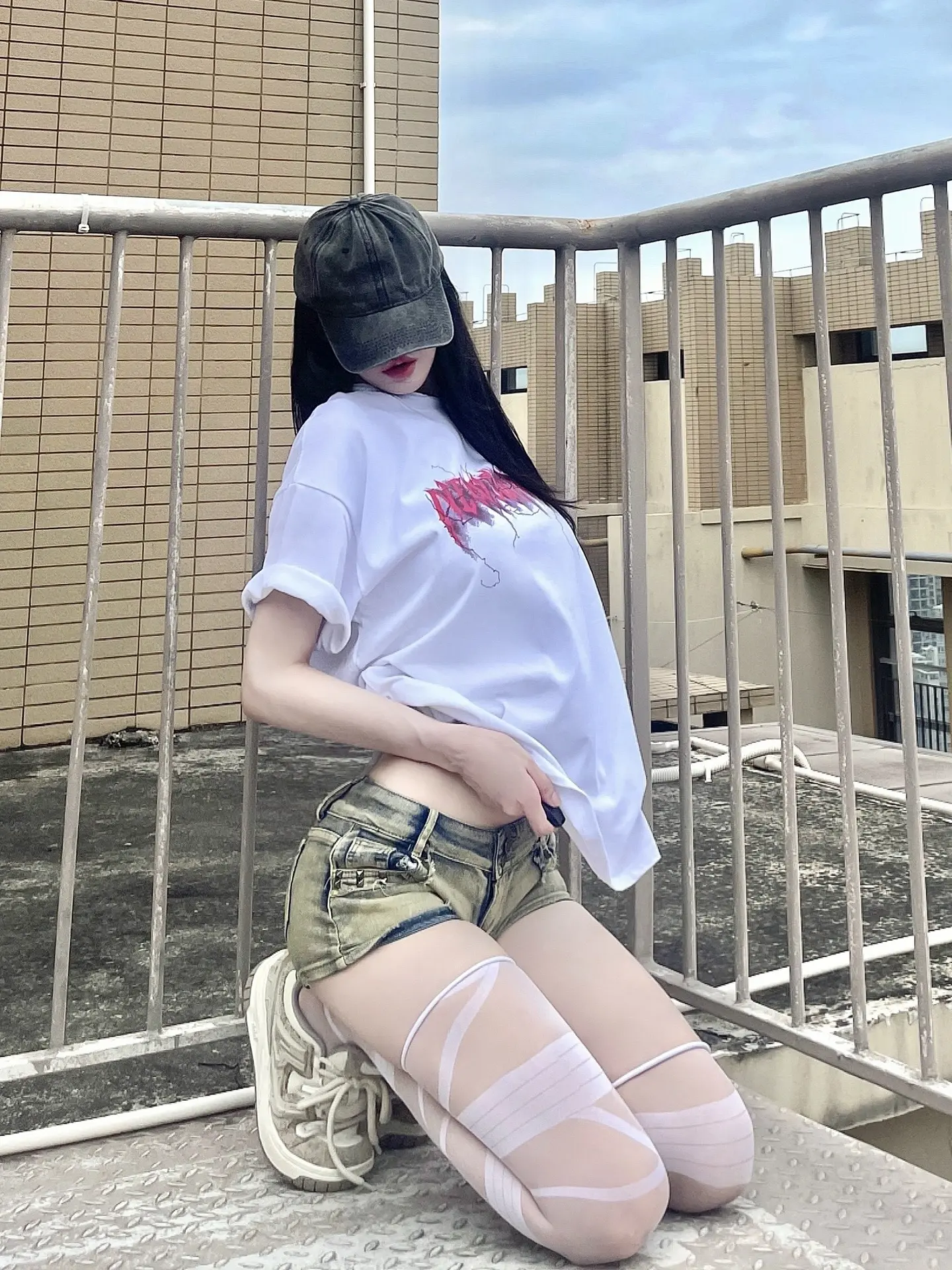 辣姐爱穿T恤。不装B的照片姐不拍！不舒服的衣服姐不穿！不好看的穿搭姐不推！跟姐学穿搭你就放心美😎