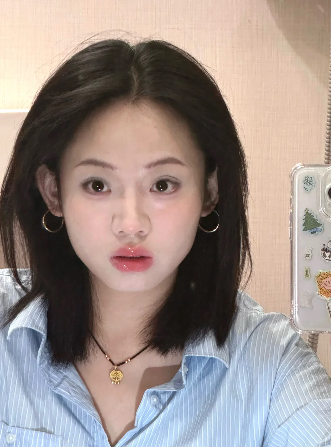 蓝色眼影