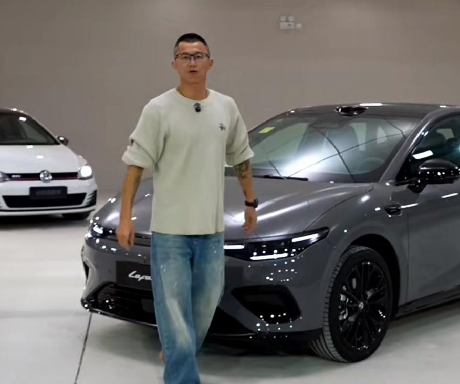 陈震被全网禁言！消息一出全网热搜，这你受的了吗？

原因显示：违反相关法律法规