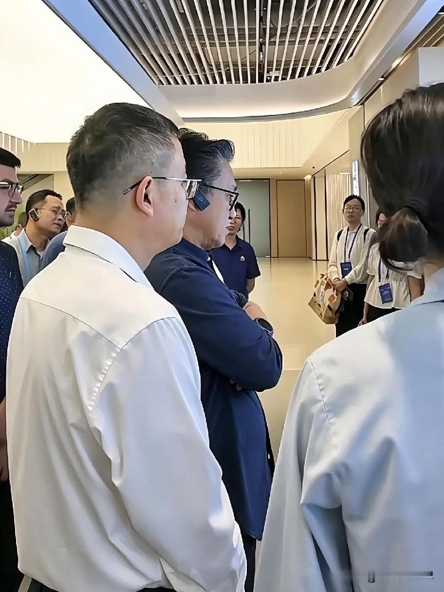 9月21日早上的，最新消息，速报！全都不容错过。！
一块玻璃可存上万部电影！马来
