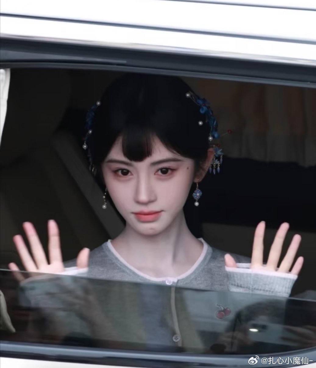 鞠婧祎新造型~ 