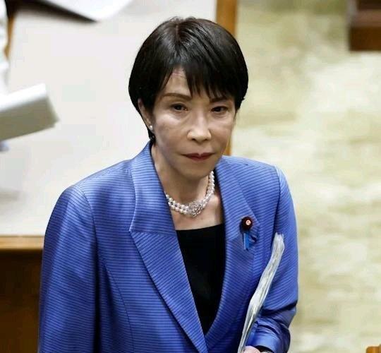 《日本学者：高市只会短跑冲刺，这三点决定她撑不过明年》文章还称，高市政权是“短跑