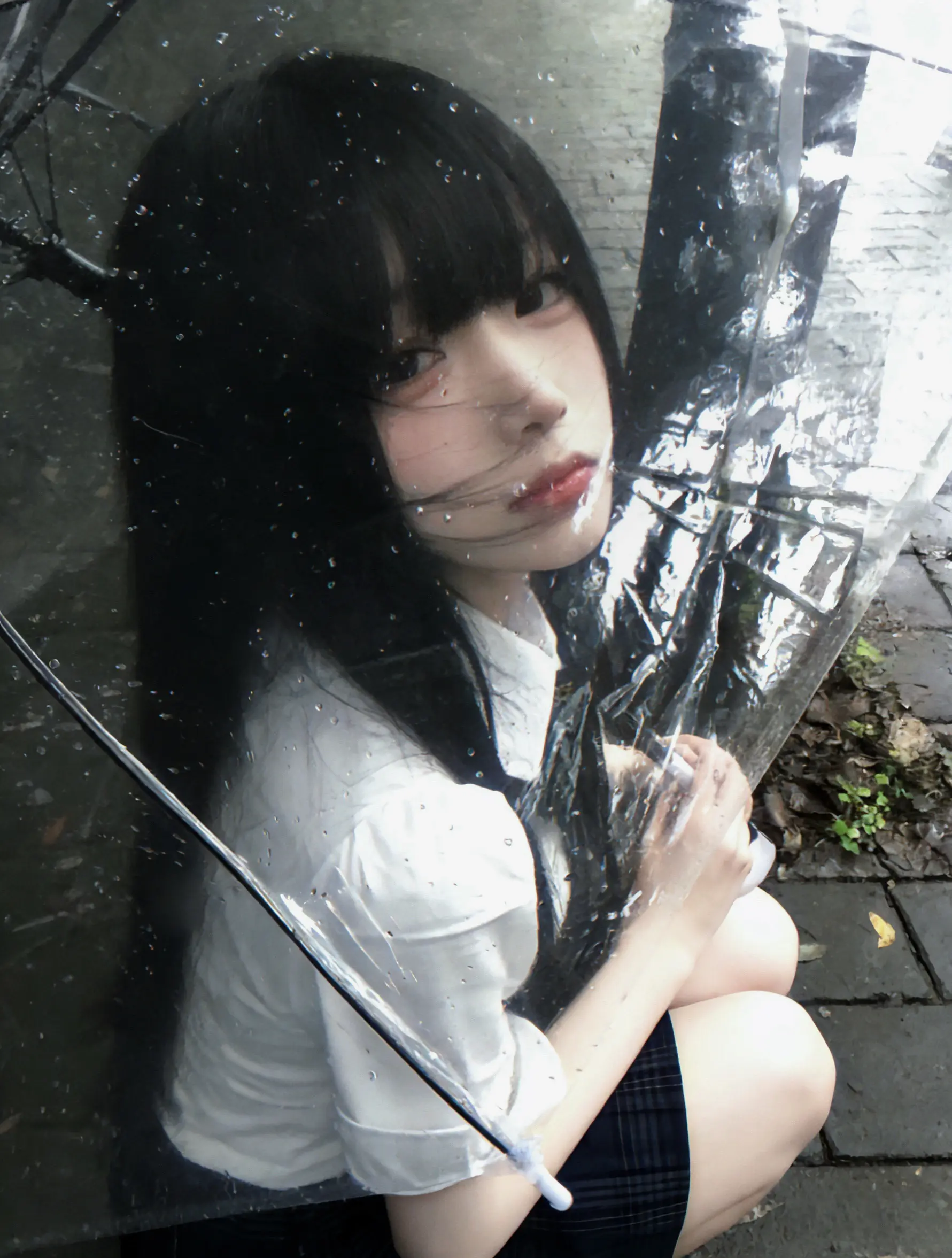 潮湿的雨水第一万次掠过我的眼睛