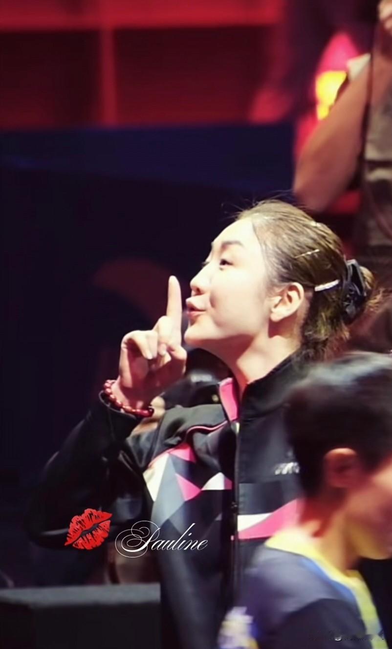 这就是高情商，
陈梦赛后的一个举动，
感动了所有人！
11月19日全运会女乒团体