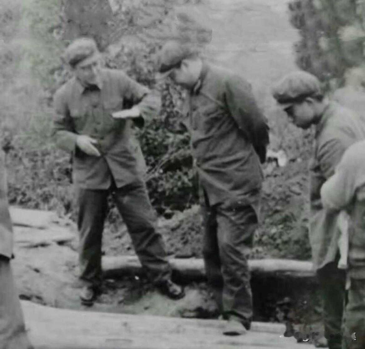 1983年5月至1984年10月，空军高炮49团赴广西宁明县执行对越防御作战任务