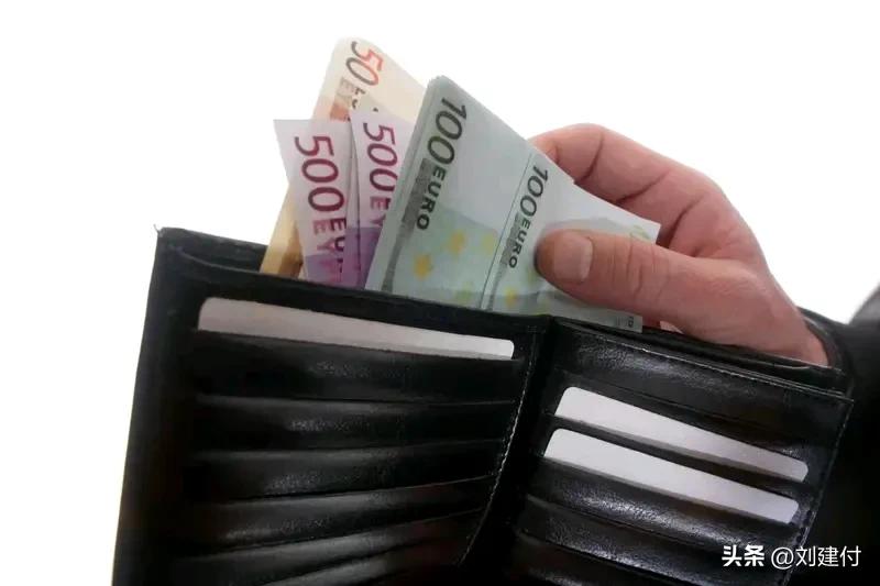 人能赚到认知以外的钱吗 人能赚到认知以外的钱吗？这不能绝对地说行或不行。多数情况