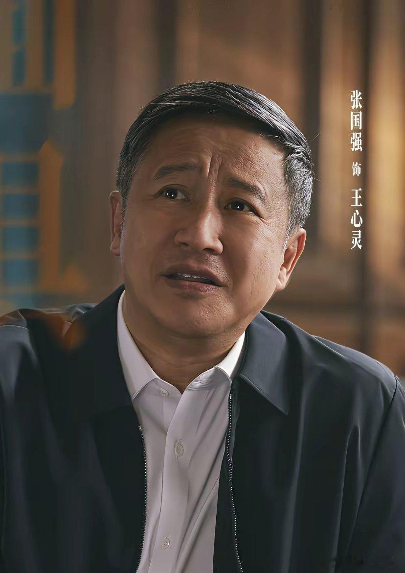 白敬亭没想到，自己主演的电影《特立独行》，竟然被张国强抢了风头。本来，这部电影重