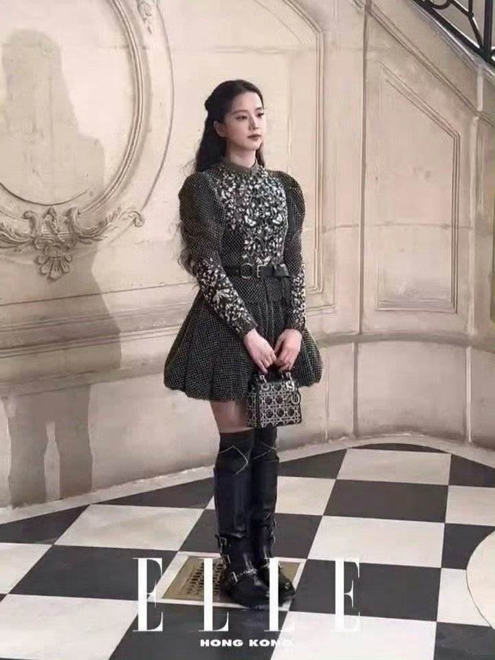 全家老小都等着金智秀7月6号出席Dior2026高定秀 请给像此图这样前卫大胆又