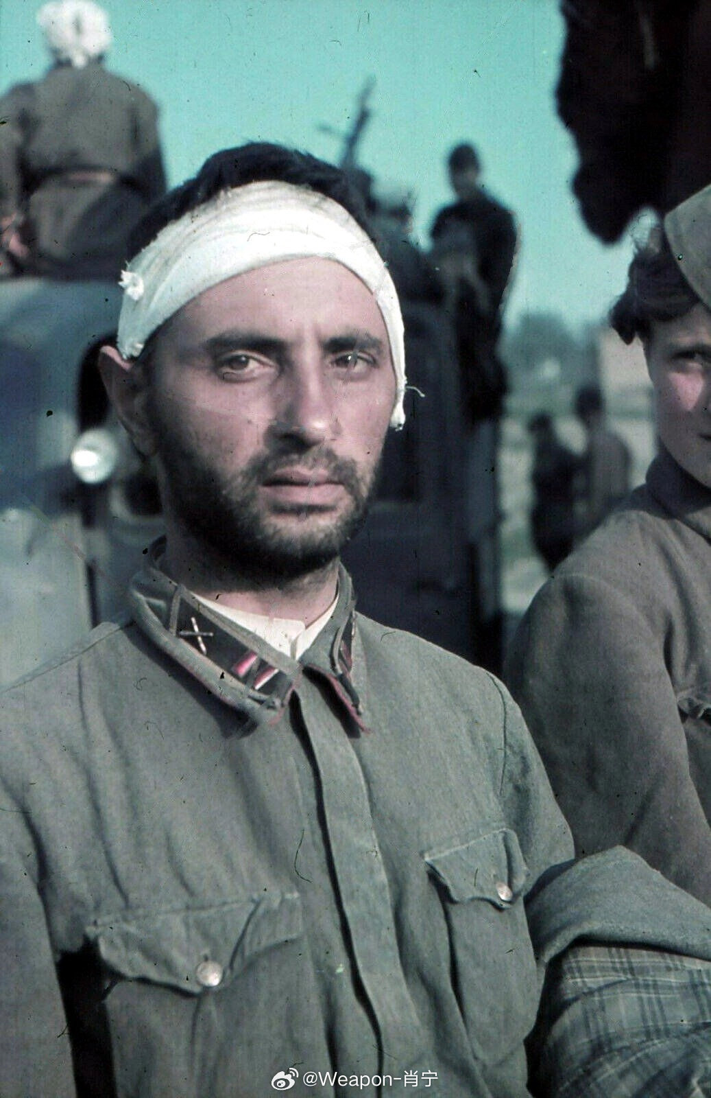 #照片中的历史[超话]# 红军战俘。乌克兰，1941年夏天。德国国防军第11坦克