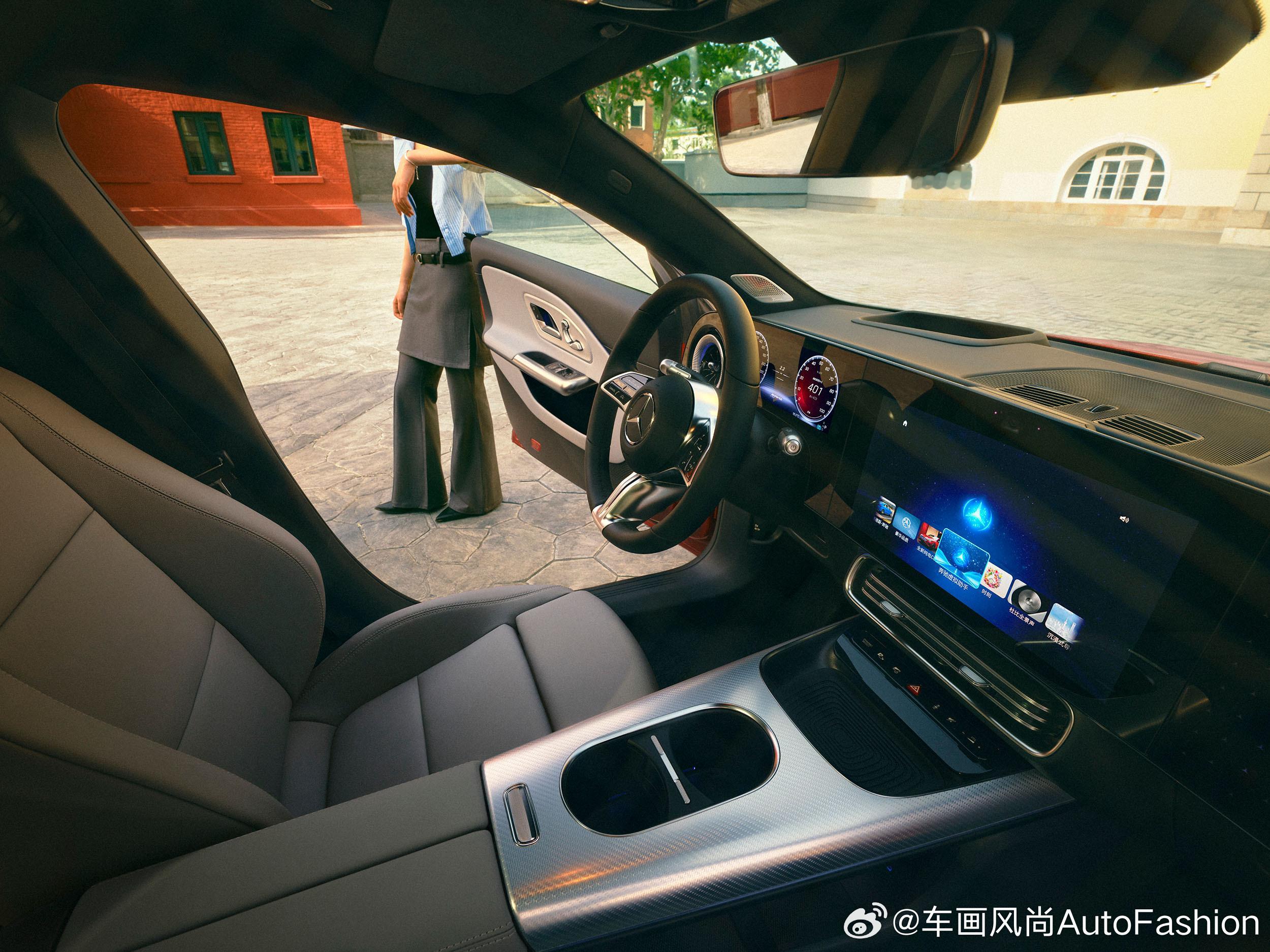 【奔驰携40款车+AI黑科技登场，140年传奇与未来同框】本次奔驰展台的核心，是