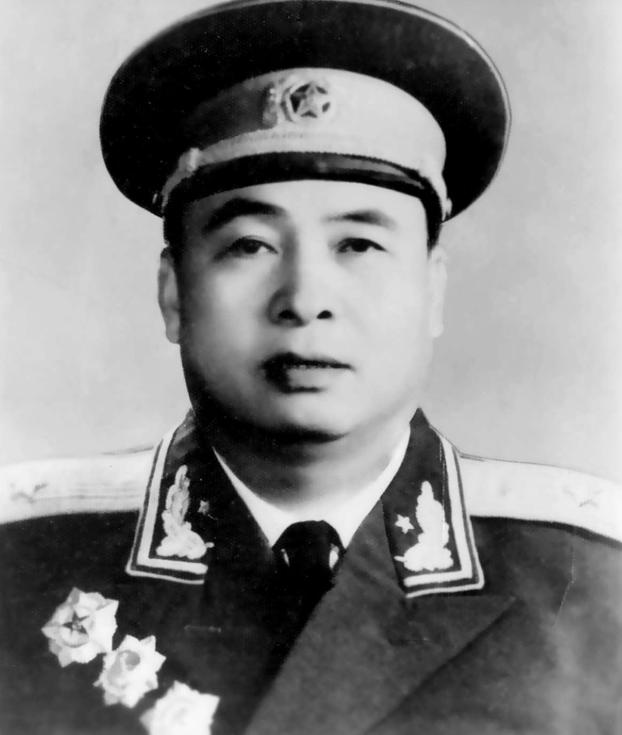 1955年授衔，刚从朝鲜战场下来的24军军长梁金华被授予大校军衔，消息传开后，老