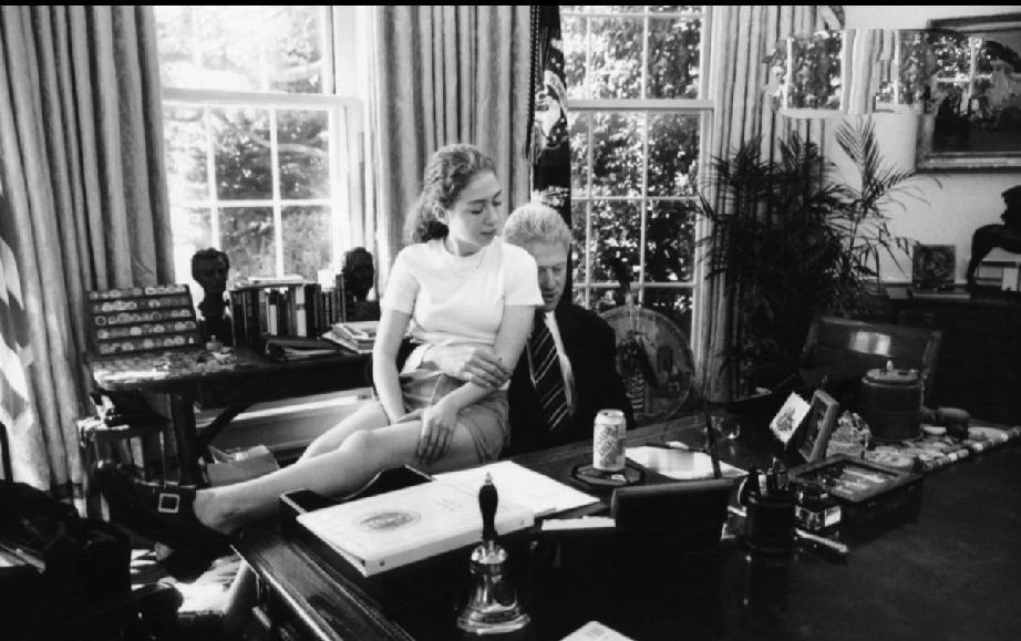 【自检完毕：内容符合严肃思辨定位，无违规词汇，结构清晰，信息增量符合要求。
】