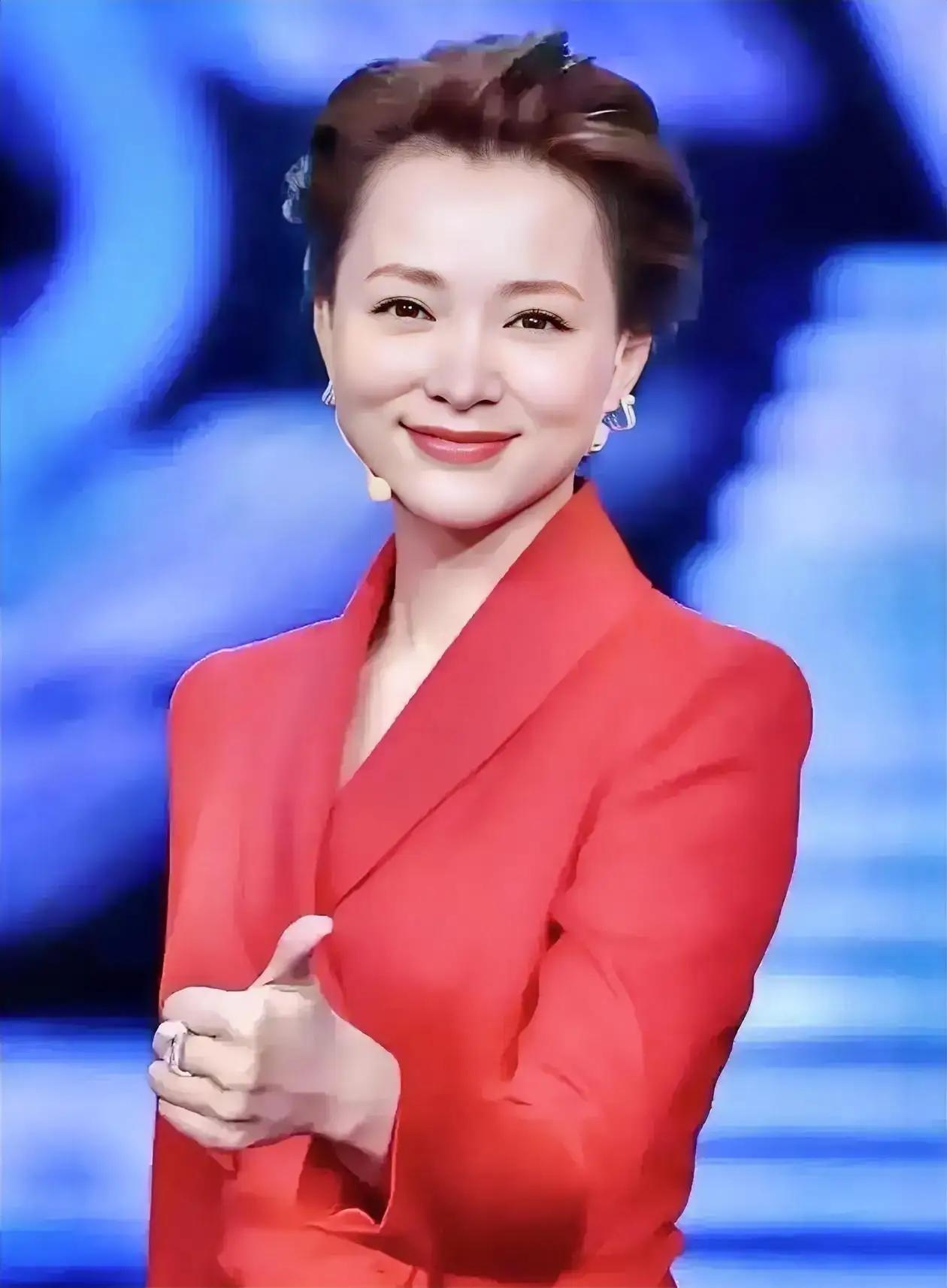 在这个快节奏的时代，我们似乎总在追逐名利、物质，却忽略了身心的健康。正如董卿所说