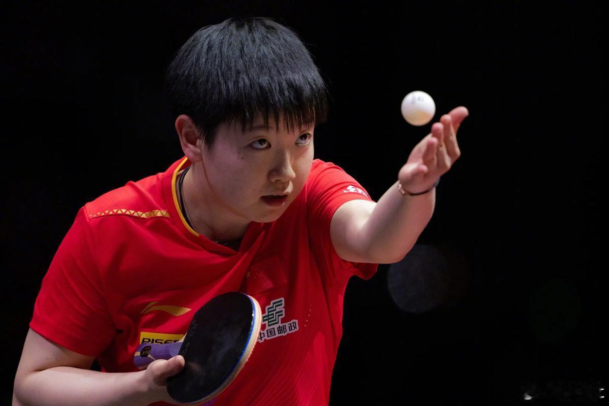 世界排名与冠军纪录‌：
自2022年1月起连续四年稳居女单世界第一，创下180周