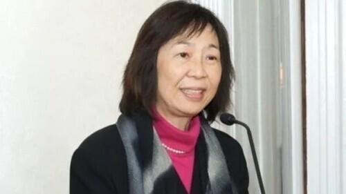 头号反华栏目“美国之音”被封禁，结果一看主持人名单，发现竟然一大半全是华裔女性！