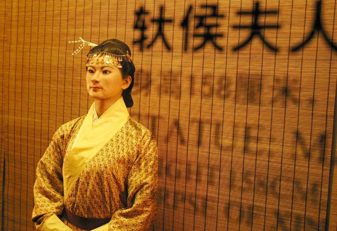 日本多次索要她的头发，从一缕到1寸，中国发现异常：半寸也不给
1972年，尼克松