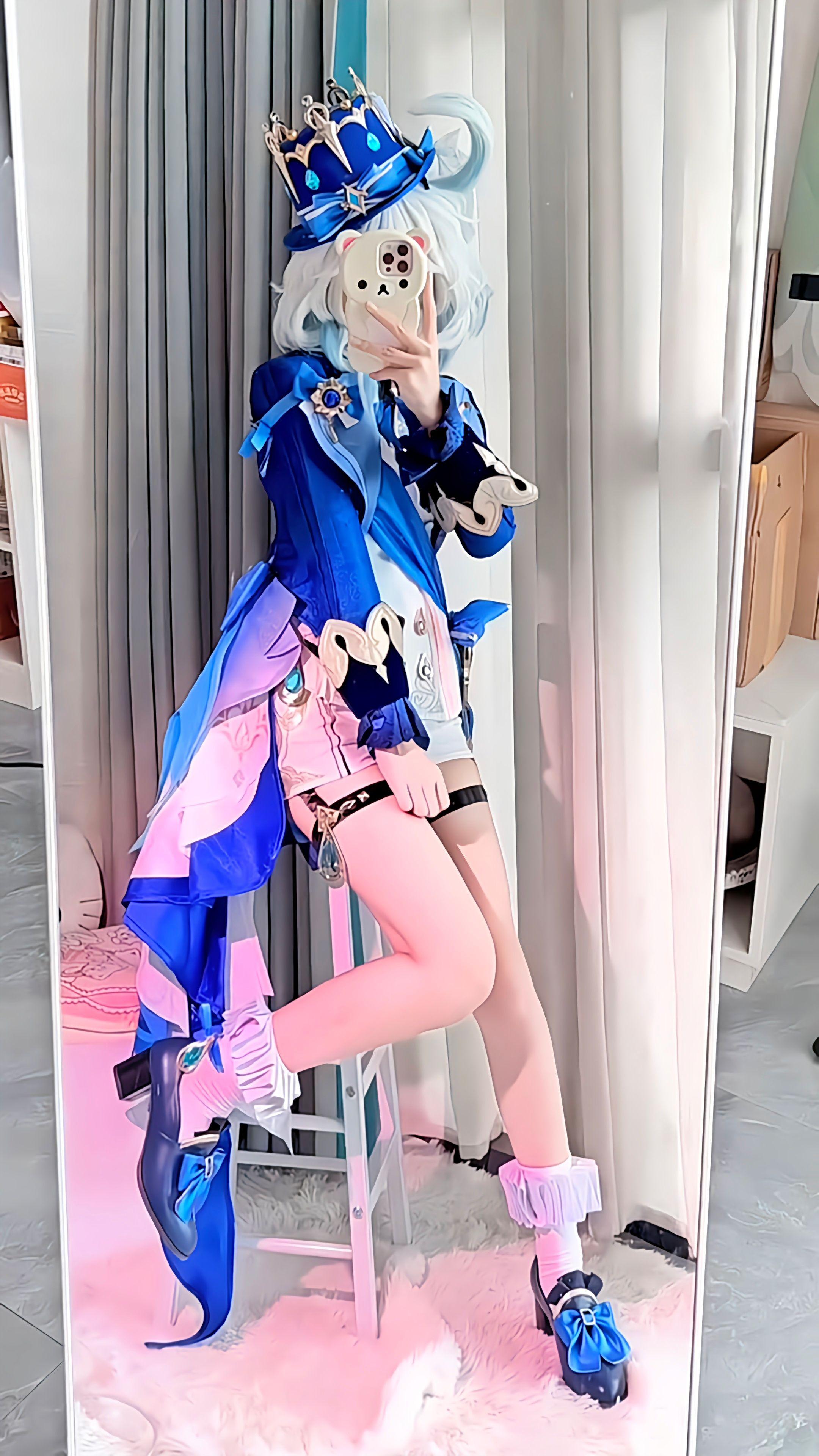 三选一哦。芙宁娜cos