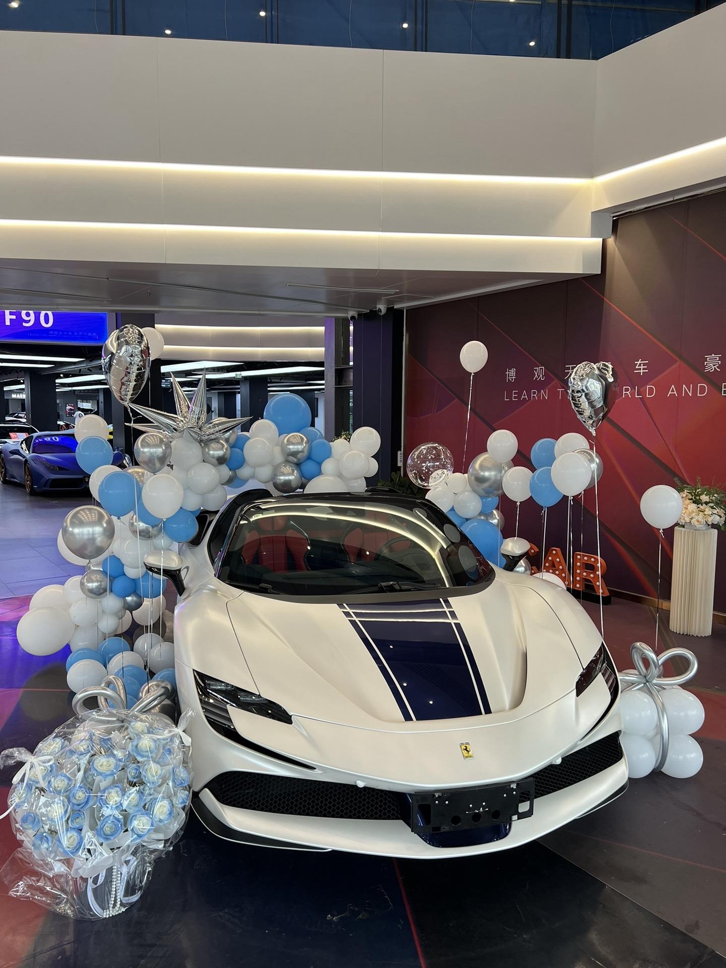 做我的客户我来宠你们。法拉利sf90 spider交车
车主说90只是过渡 这就是大佬们的任性吗