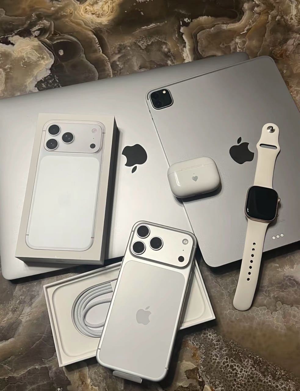 抽4⃣️位宝送顶配版【iPhone17 Pro Max】 2TB，最大最好那款！