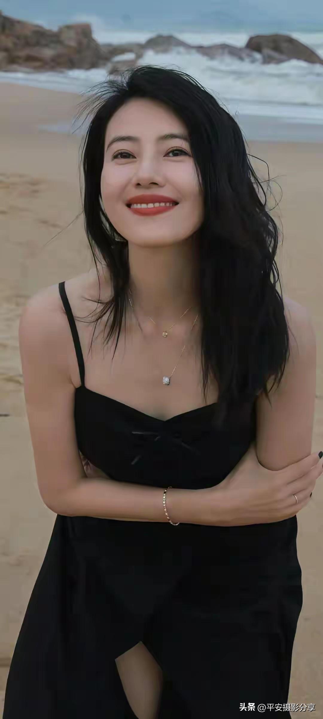 高圆圆老师显气质感穿搭 精致女神范穿搭