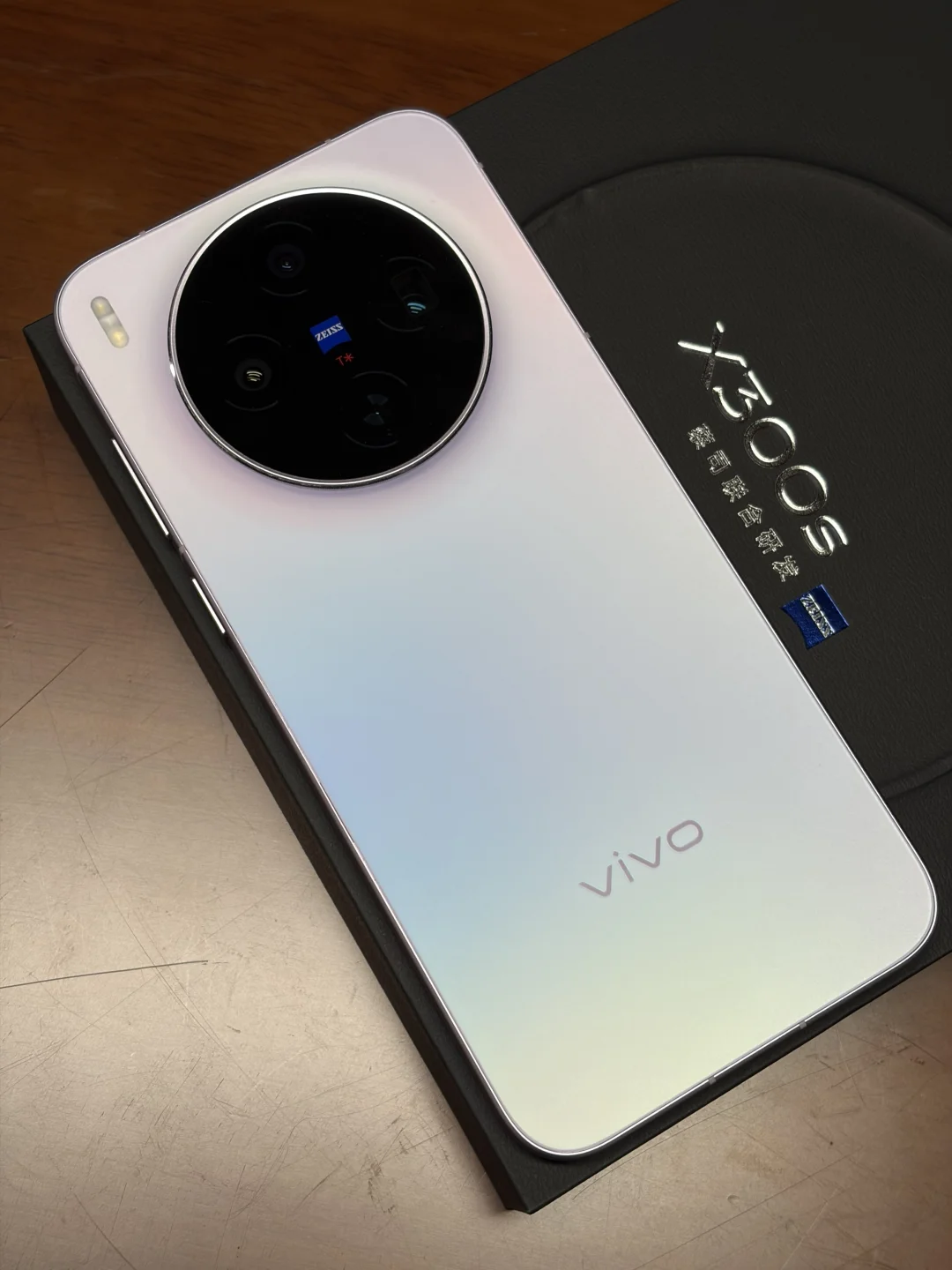 vivoX300S涨价1000， 那些说不敢涨的人现在又要站出来说风凉...